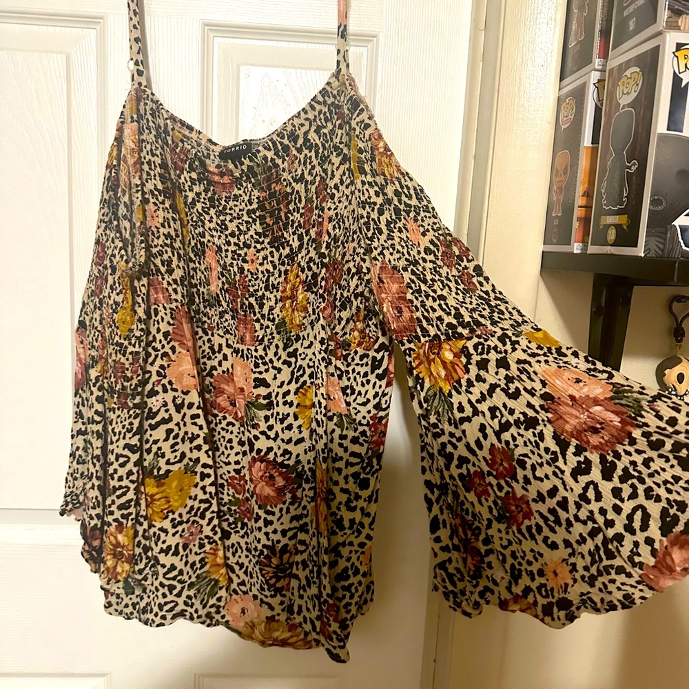 Torrid size 4 off shoulder shirt